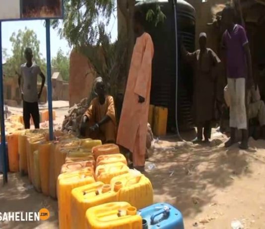 RUWA ! Les habitants de Zinder se désaltèrent