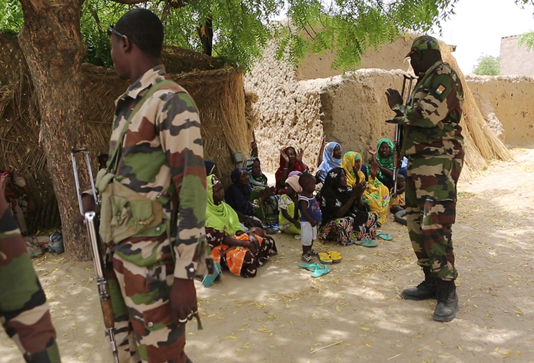 Niger : les quatre soldats nigériens tués dans une attaque terroriste ont été enterrés