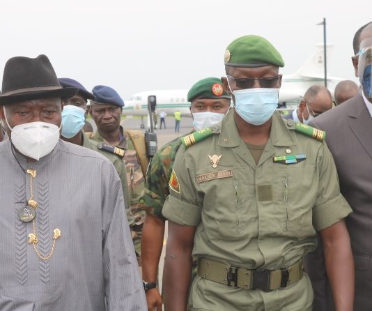 Mali/Situation sociopolitique: la mission de la Cédéao rencontre la junte