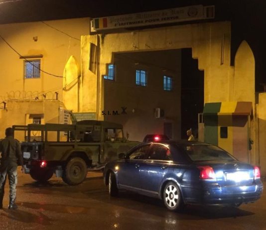 Mali: à Kati, la junte rencontre le M5-RFP après le report de la concertation sur la transition