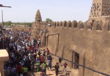 Tombouctou/Crépissage de la mosquée de Djingareyber: une tradition qui se perpétue