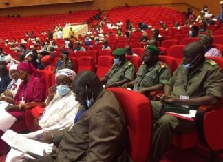Mali/Concertations nationales: la charte de la transition en question au 2e jour
