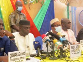 Mali: la CMAS de l’imam Dicko « prête » à participer au Conseil national de la transition