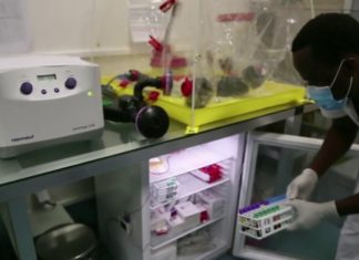 La Guinée lance sa campagne de vaccination anti Covid-19 malgré le manque de confiance dans le gouvernement