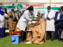 Covid-19 : Au Sénégal, la campagne de vaccination fait polémique