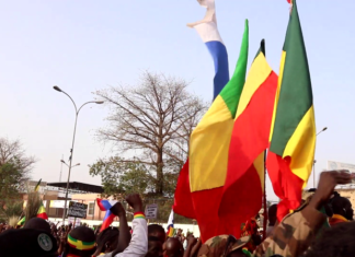 Retrait de Barkhane et Takuba: des manifestants apportent leur soutien aux autorités maliennes