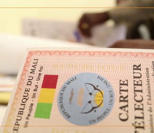 Tombouctou : distribution des cartes d’électeurs avant le référendum