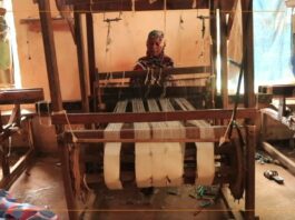 Mali : à Ségou, Djénébou Diarra participe à la sauvegarde du tissage artisanal