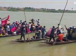 𝗥𝗲𝗴𝗮𝗿𝗱 𝘀𝘂𝗿… la prestation des Somono à l’occasion de la 3e édition du festival Kayes Seko