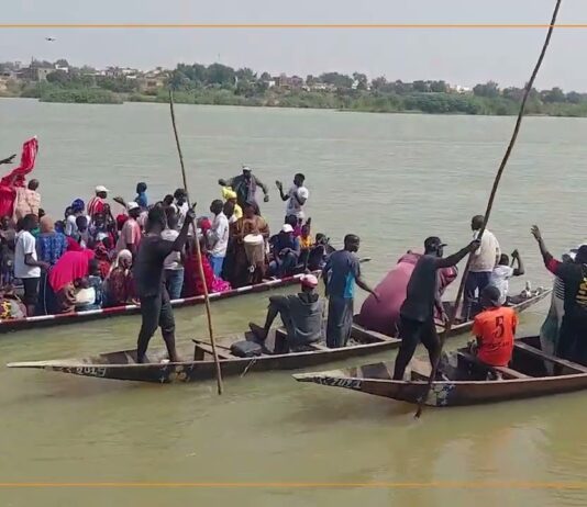 𝗥𝗲𝗴𝗮𝗿𝗱 𝘀𝘂𝗿… la prestation des Somono à l’occasion de la 3e édition du festival Kayes Seko