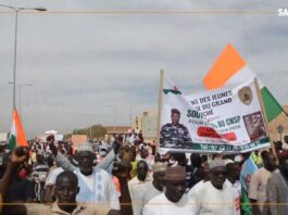 Niger : à Niamey, des manifestants exigent la «levée immédiate» des sanctions de la CEDEAO