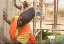 Burkina Faso : dans l’univers d’Adeline Kando, peintre en bâtiment