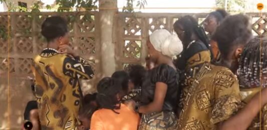 Mali/Art : des élèves initiés au bogolan et à la couture