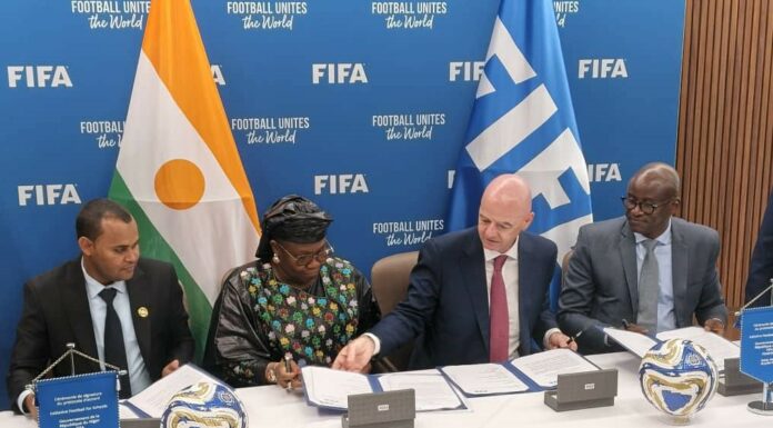 Le Niger signe un accord avec la FIFA pour développer le football scolaire