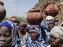 Mali: à Tombouctou, le crépissage de la mosquée Djingareyber célèbre 700 ans d’histoire