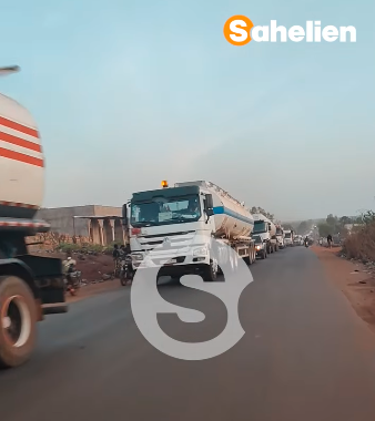 En images : l’arrivée à Bamako de plusieurs centaines de camions citernes, le 22 avril 2026
