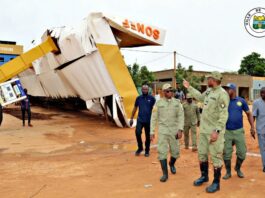 Intempéries à Niamey : la réinstallation des panneaux publicitaires interdite jusqu’à nouvel ordre