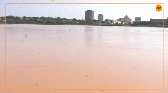 Niger : à Niamey, le niveau du fleuve dépasse la cote d’alerte jaune